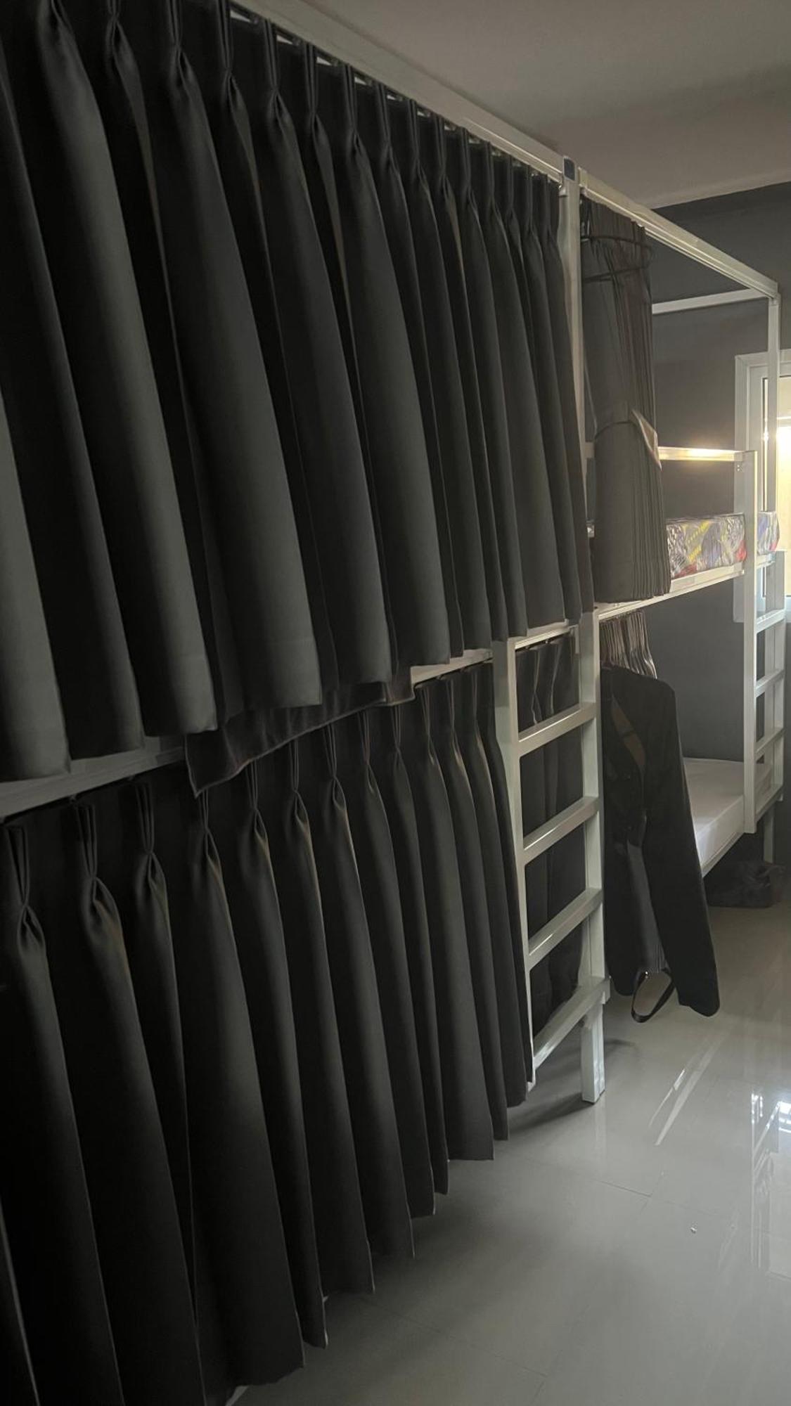 W District Hostel กรุงเทพมหานคร ภายนอก รูปภาพ